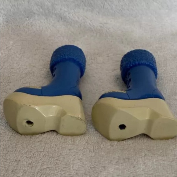 Two Pairs BRATZ  DANA Boots Wintertime Wonderland Blue/ Beige & A Beige - Picture 12 of 14